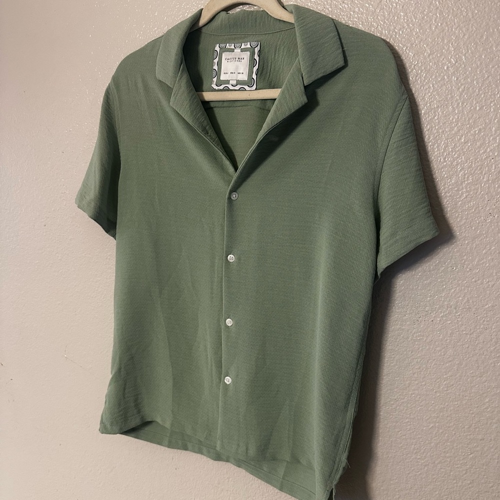 Cactus Olive Casual Button Down Shirt
A9 - Picture 1 of 2
